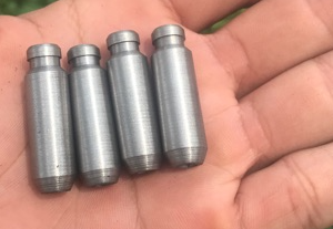 ống dẫn hướng xupap làm bằng hợp kim