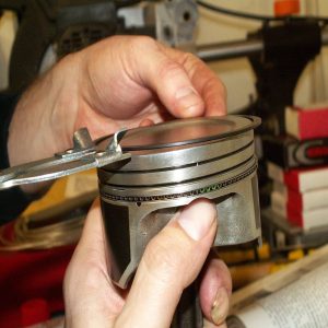 Quy trình lắp piston bạc ( Nguồn ảnh: Internet )