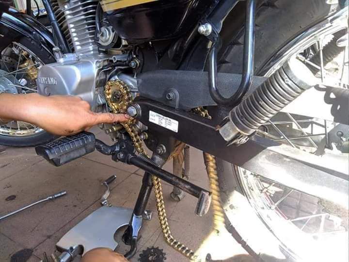 So với một số sản phẩm nhông sên dĩa khác trên thị trường, nhông sên dĩa Husky 125 có giá thành tương đối cao ( Nguồn ảnh: Internet )