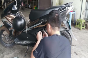 gia kim phun xang dien tu xe airblade nhung dieu ban can biet 1