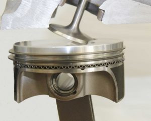 Piston bị bó nhiệt gây hiện tưởng cạch cạch. Ảnh: nguồn trên mạng